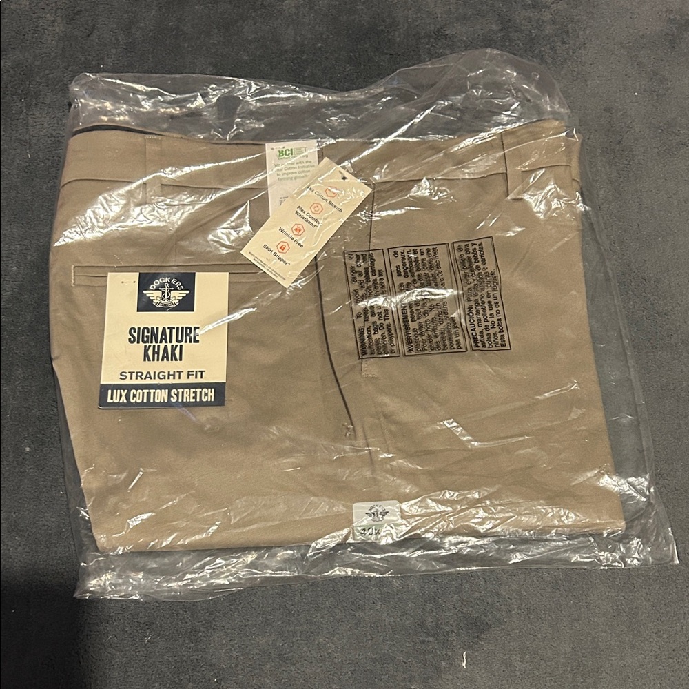 Dockers Signature Khaki Straight Fit Jeans